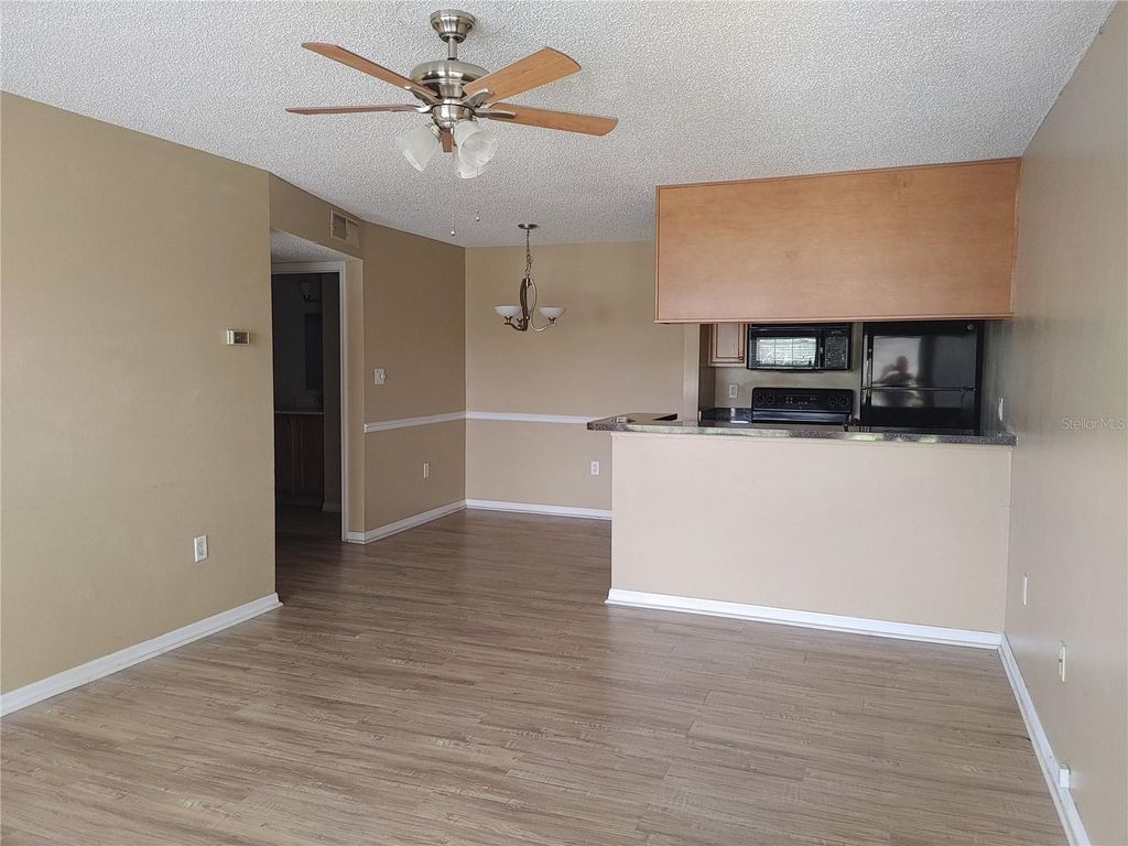 215 LAKE BROOK CIRCLE 201, Brandon, FL 33511