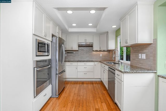 196 Bittercreek Dr, Folsom, CA 95630