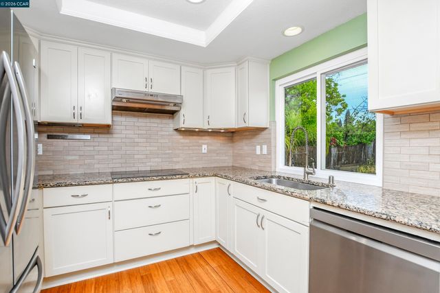 196 Bittercreek Dr, Folsom, CA 95630