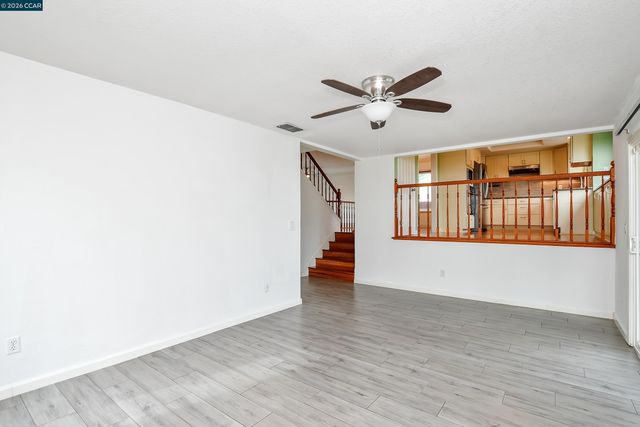 196 Bittercreek Dr, Folsom, CA 95630
