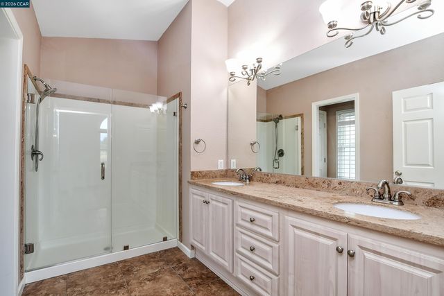 196 Bittercreek Dr, Folsom, CA 95630