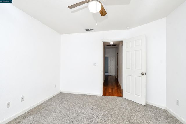 196 Bittercreek Dr, Folsom, CA 95630