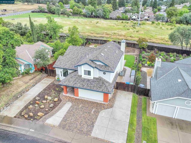 196 Bittercreek Dr, Folsom, CA 95630