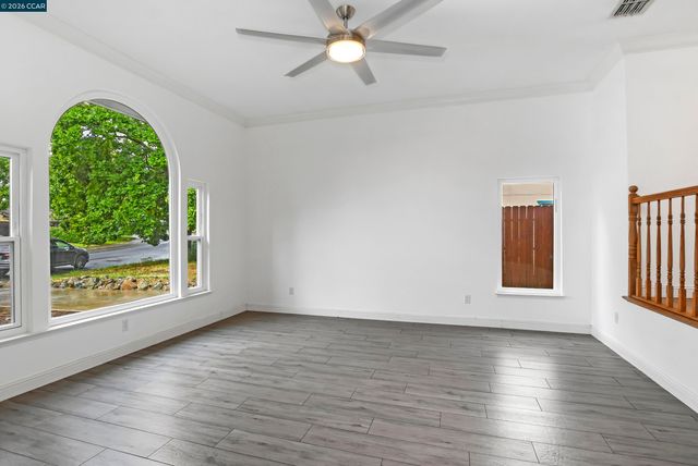 196 Bittercreek Dr, Folsom, CA 95630