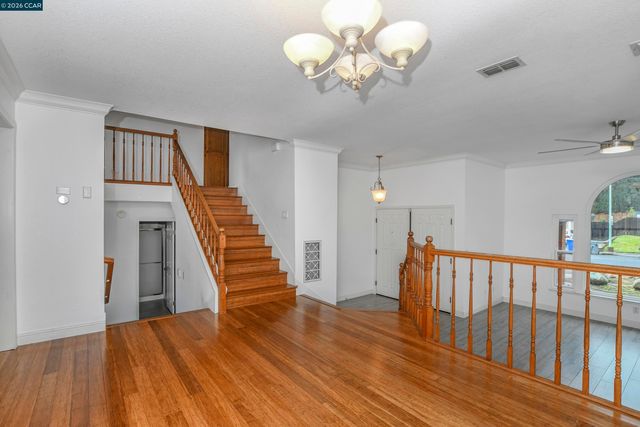196 Bittercreek Dr, Folsom, CA 95630