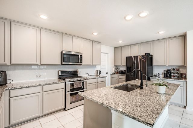936 Waggoner Drive, Aubrey, TX 76227