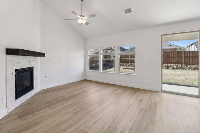 2433 Glacier Ridge, Corinth, TX 76210