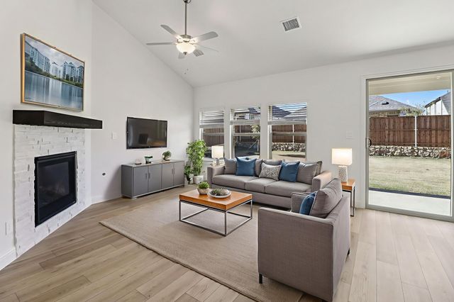 2433 Glacier Ridge, Corinth, TX 76210