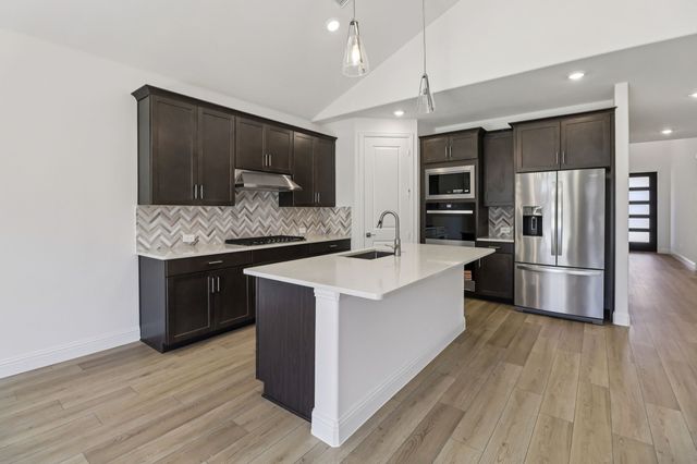 2433 Glacier Ridge, Corinth, TX 76210