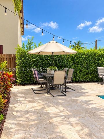 10431 SW 228th Ter, Miami, FL 33190