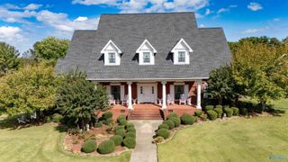 444 Turnberry Lane, Albertville, AL 35951