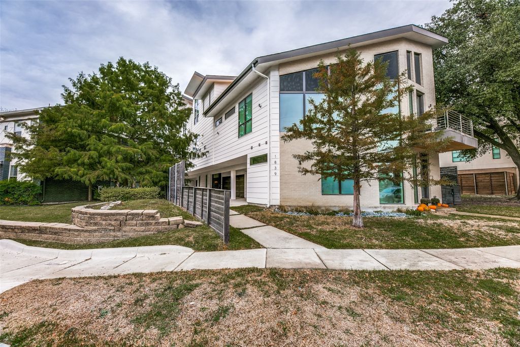 1839 Summit Avenue 3, Dallas, TX 75206