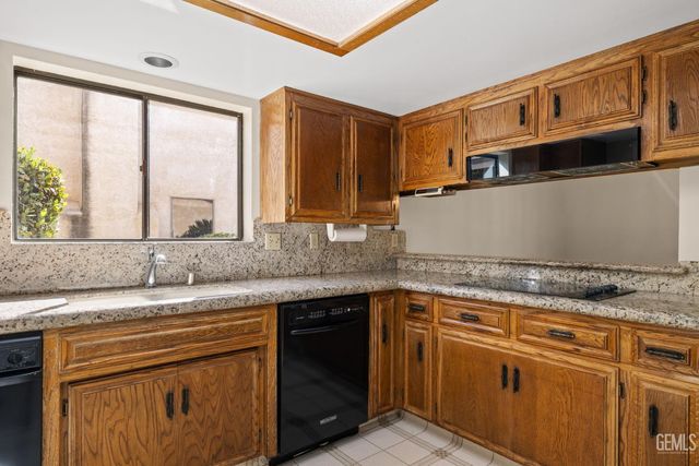 2300 El Portal Drive 63, Bakersfield, CA 93309