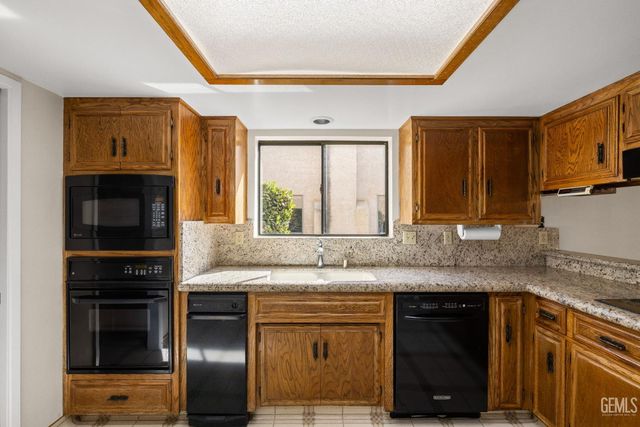 2300 El Portal Drive 63, Bakersfield, CA 93309