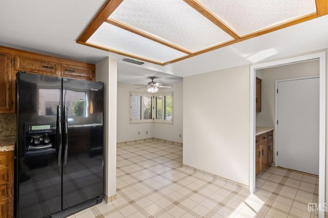 2300 El Portal Drive 63, Bakersfield, CA 93309