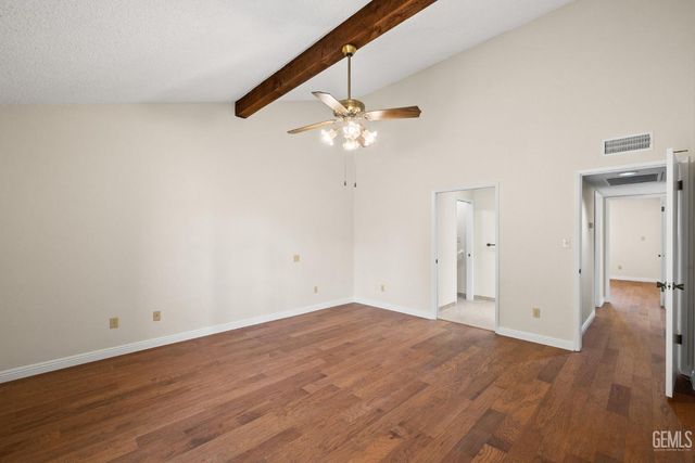 2300 El Portal Drive 63, Bakersfield, CA 93309