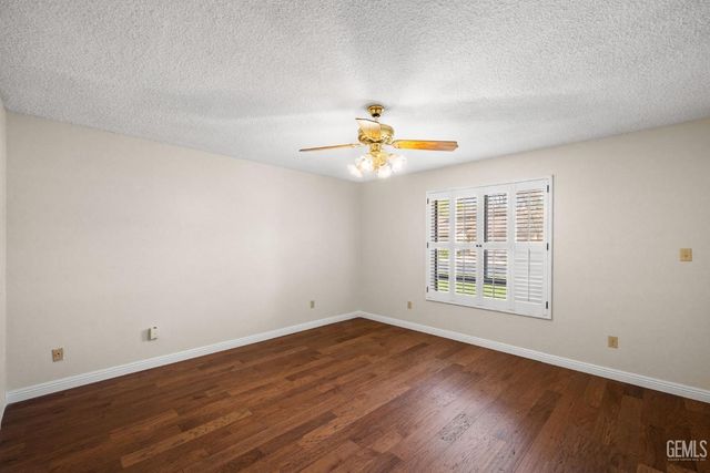 2300 El Portal Drive 63, Bakersfield, CA 93309