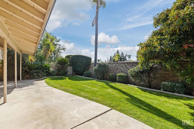 2300 El Portal Drive 63, Bakersfield, CA 93309