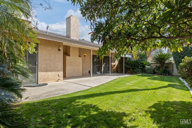 2300 El Portal Drive 63, Bakersfield, CA 93309