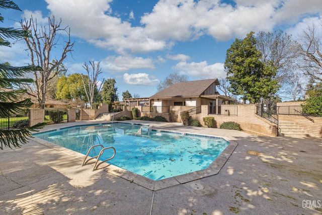 2300 El Portal Drive 63, Bakersfield, CA 93309