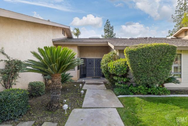 2300 El Portal Drive 63, Bakersfield, CA 93309