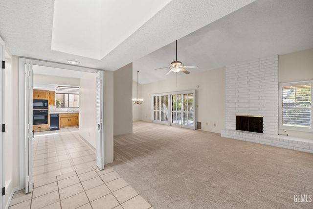 2300 El Portal Drive 63, Bakersfield, CA 93309