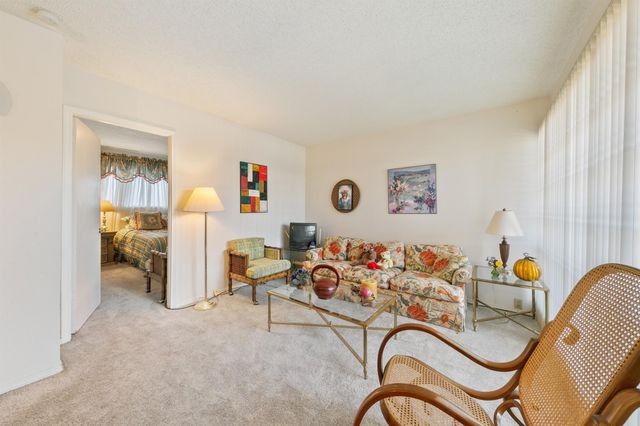 2503 Mccue Road 36, Houston, TX 77056