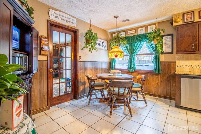 20 Edward Avenue, Monroe, NJ 08831