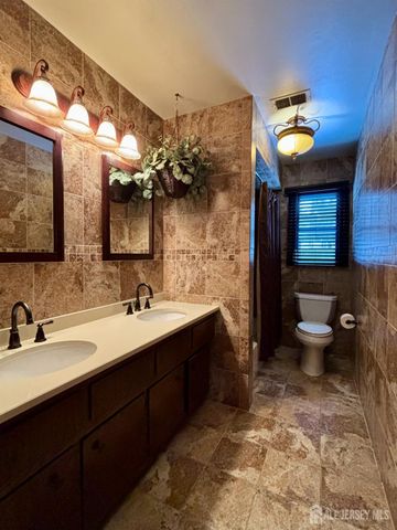 20 Edward Avenue, Monroe, NJ 08831