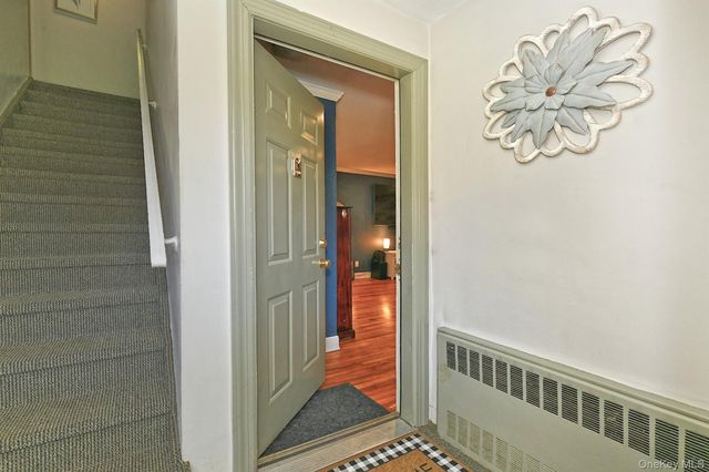 172 Edmunton Drive D9, North Babylon, NY 11703