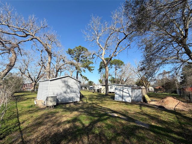 116 Avenue C, Brazoria, TX 77422