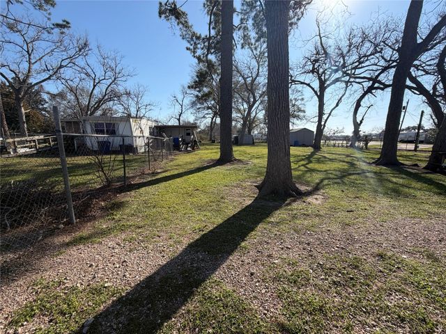 116 Avenue C, Brazoria, TX 77422