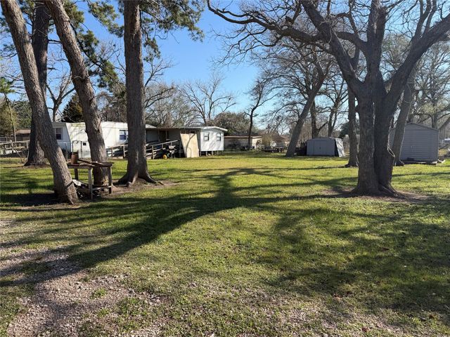 116 Avenue C, Brazoria, TX 77422