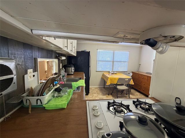 116 Avenue C, Brazoria, TX 77422