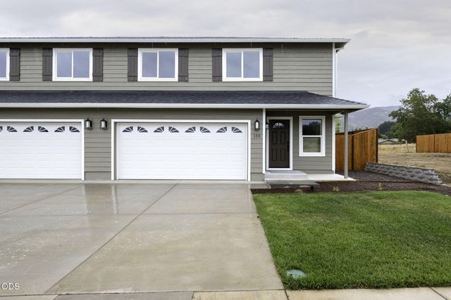 155 SE Champagne Court, Grants Pass, OR 97527