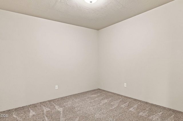 155 SE Champagne Court, Grants Pass, OR 97527