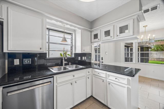 507 Blue Willow Drive, Houston, TX 77042