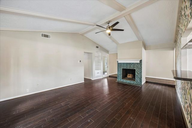 507 Blue Willow Drive, Houston, TX 77042