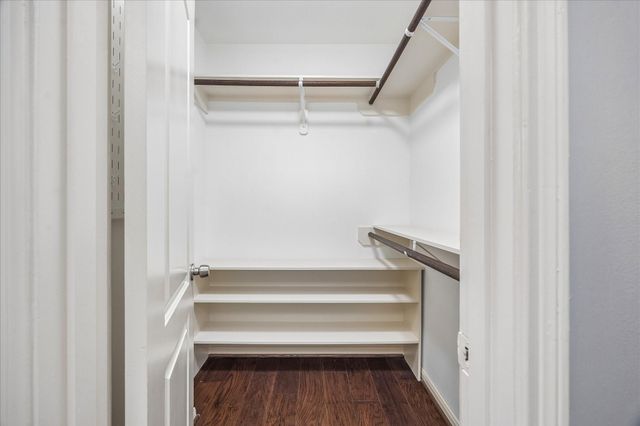 507 Blue Willow Drive, Houston, TX 77042