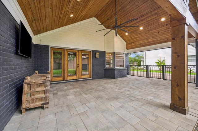 507 Blue Willow Drive, Houston, TX 77042