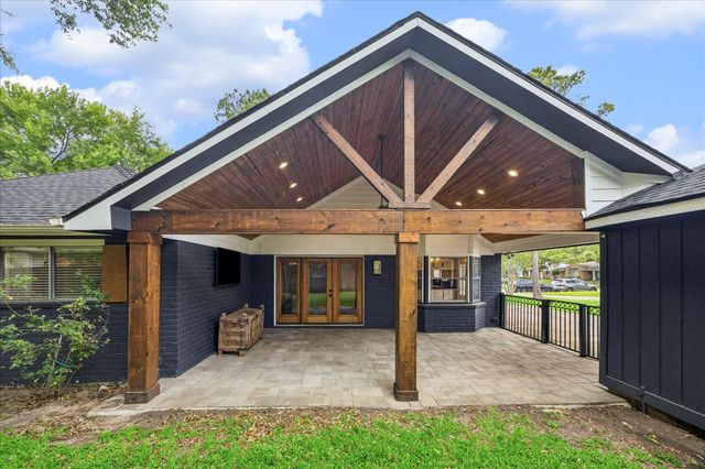 507 Blue Willow Drive, Houston, TX 77042