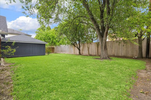 507 Blue Willow Drive, Houston, TX 77042