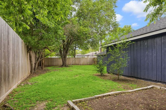 507 Blue Willow Drive, Houston, TX 77042