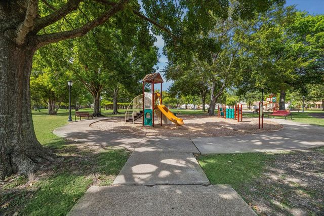 507 Blue Willow Drive, Houston, TX 77042