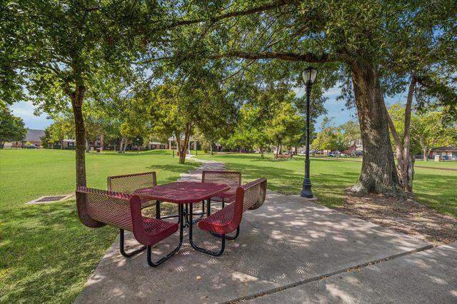 507 Blue Willow Drive, Houston, TX 77042