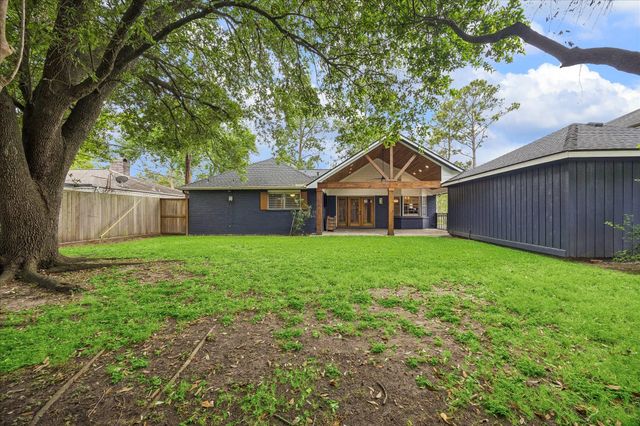 507 Blue Willow Drive, Houston, TX 77042