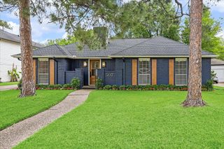 507 Blue Willow Drive, Houston, TX 77042