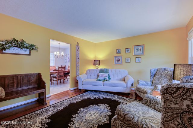 5406 Trefoil Ln, Louisville, KY 40258