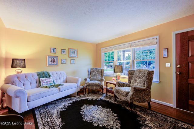 5406 Trefoil Ln, Louisville, KY 40258