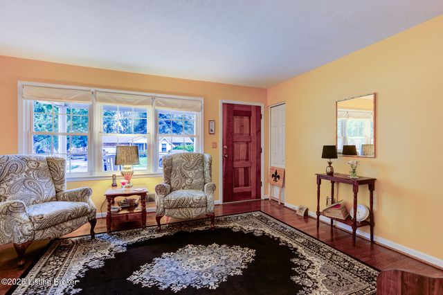 5406 Trefoil Ln, Louisville, KY 40258